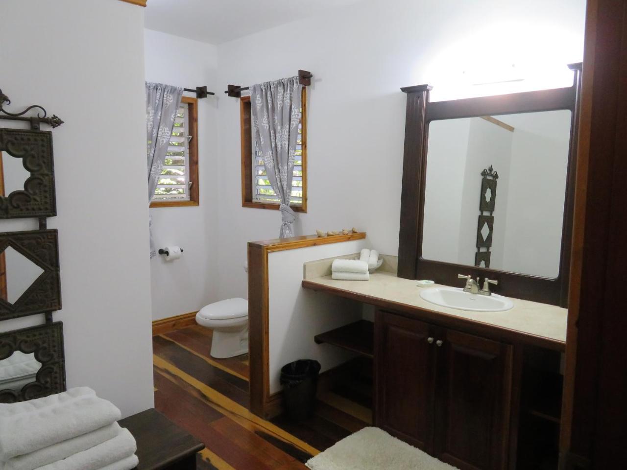 Hickatee Cottages, Belize, Central America Punta Gorda Esterno foto